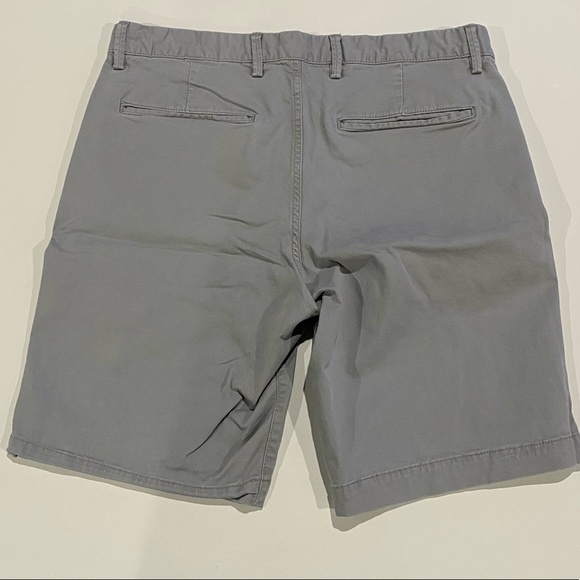 GAP shorts 32 - Picture 3 of 3